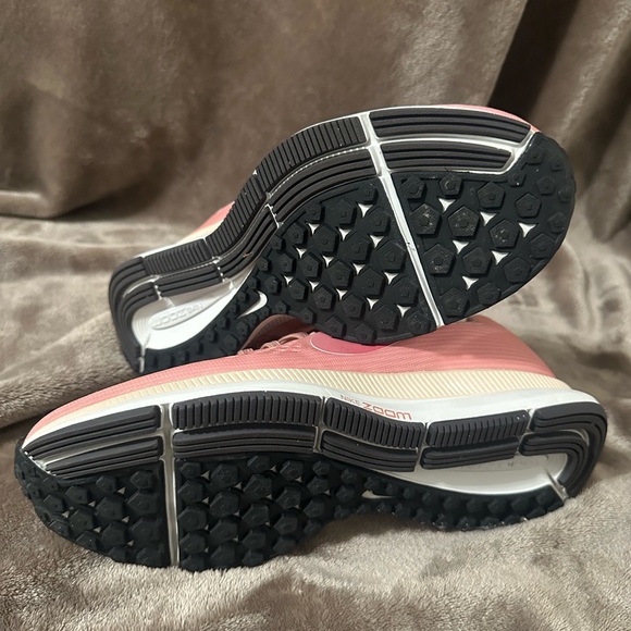 NWOB Nike Women’s Air Zoom Pegasus 34 Running Shoe - Picture 10 of 10